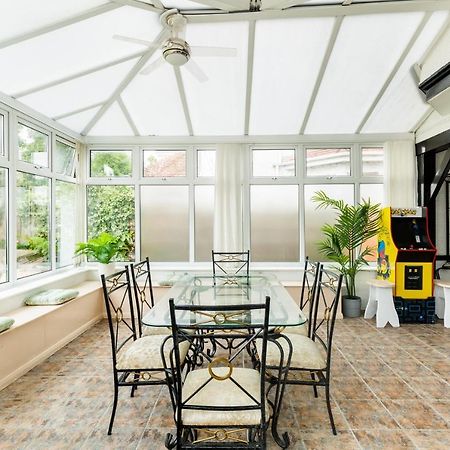 Beautiful 6 Bedroom House For 17 Guests Next To Edgbaston Stadium Birmingam Exterior foto